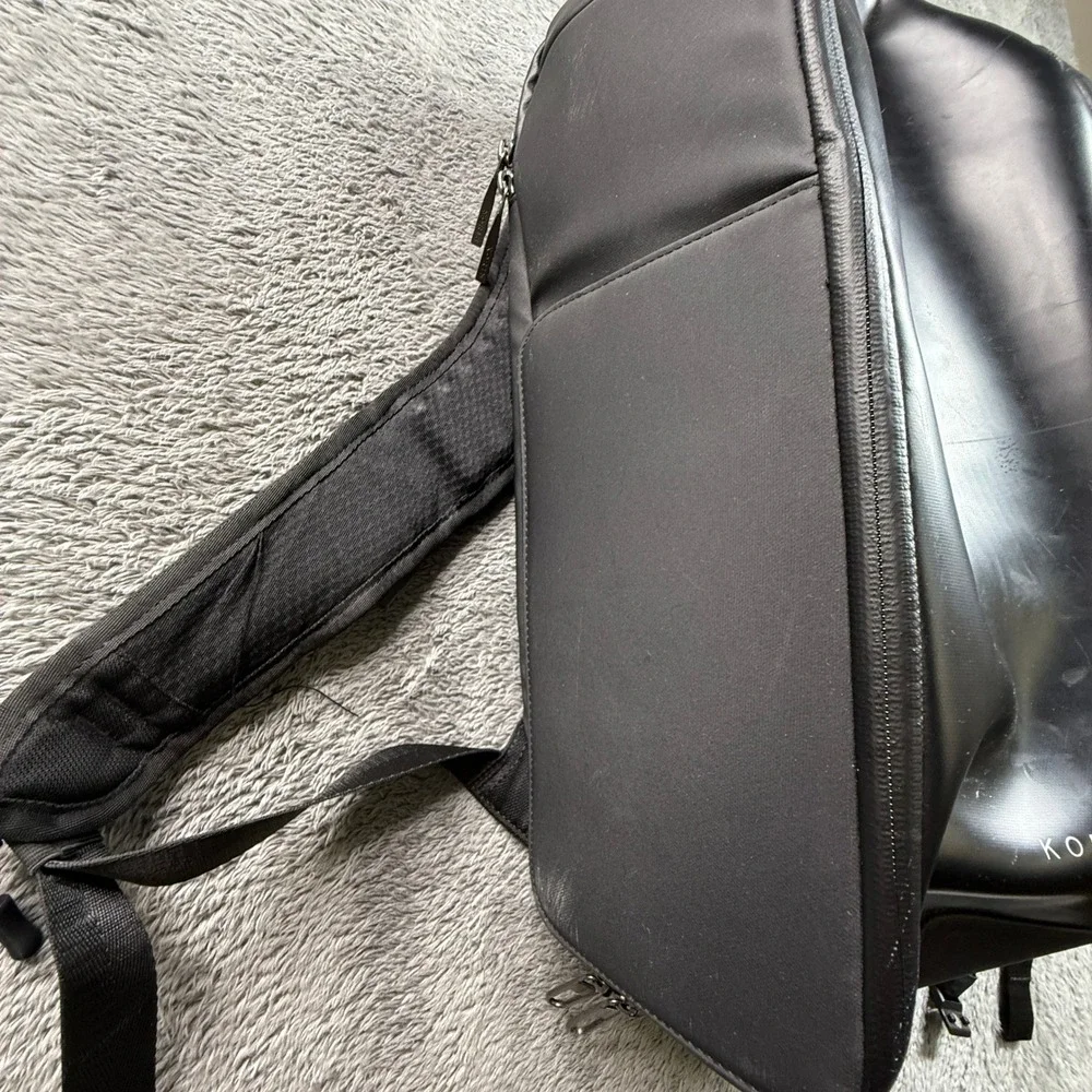 KORIN Design FlipPack Backpack Unisex Large Black Good Anti-Theft Laptop Bag
